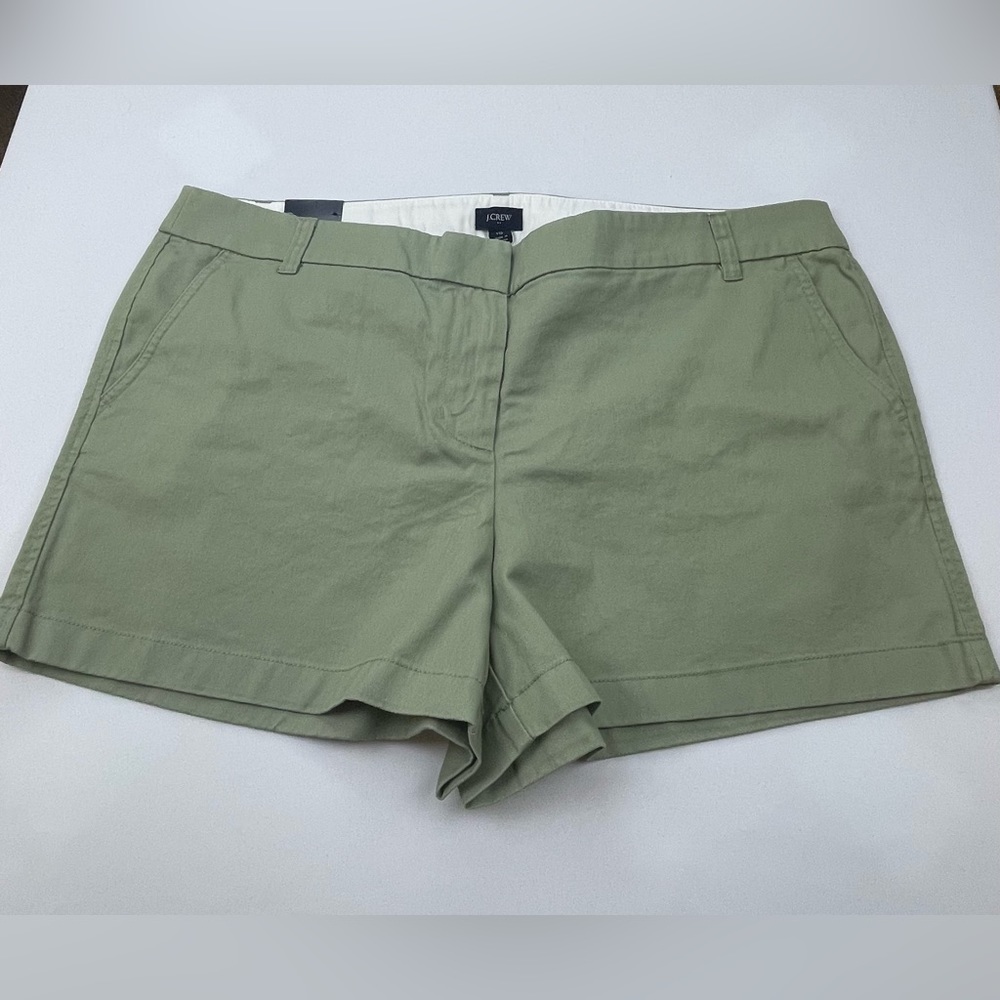 J CREW WOMENS 3 1/2” CLASSIC CHINOS